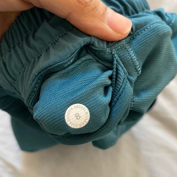 lululemon Hotty Hot II LR 2.5”, Desert Teal - Picture 2 of 2
